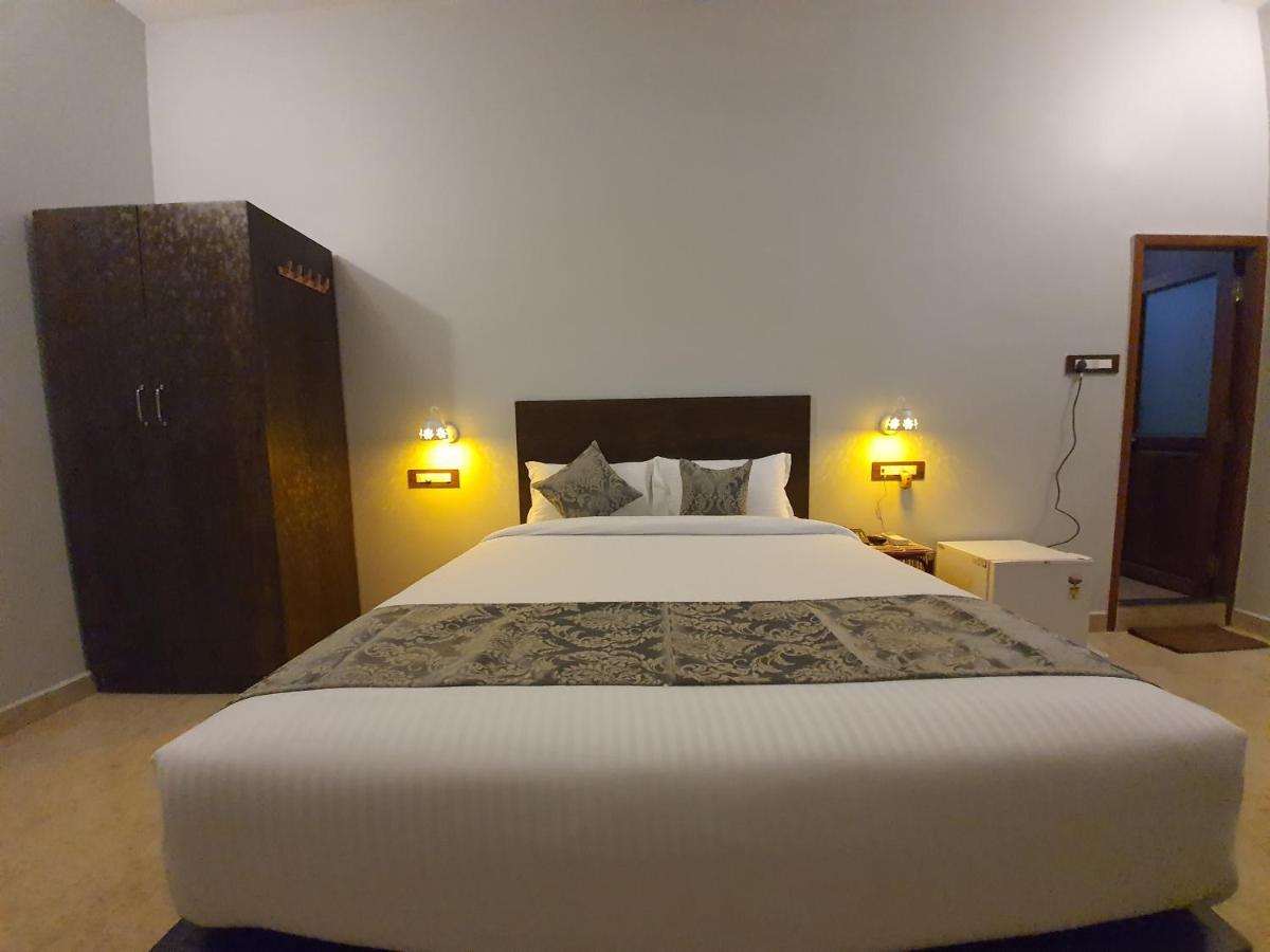 Le Supreme Inn Puducherry Exterior foto