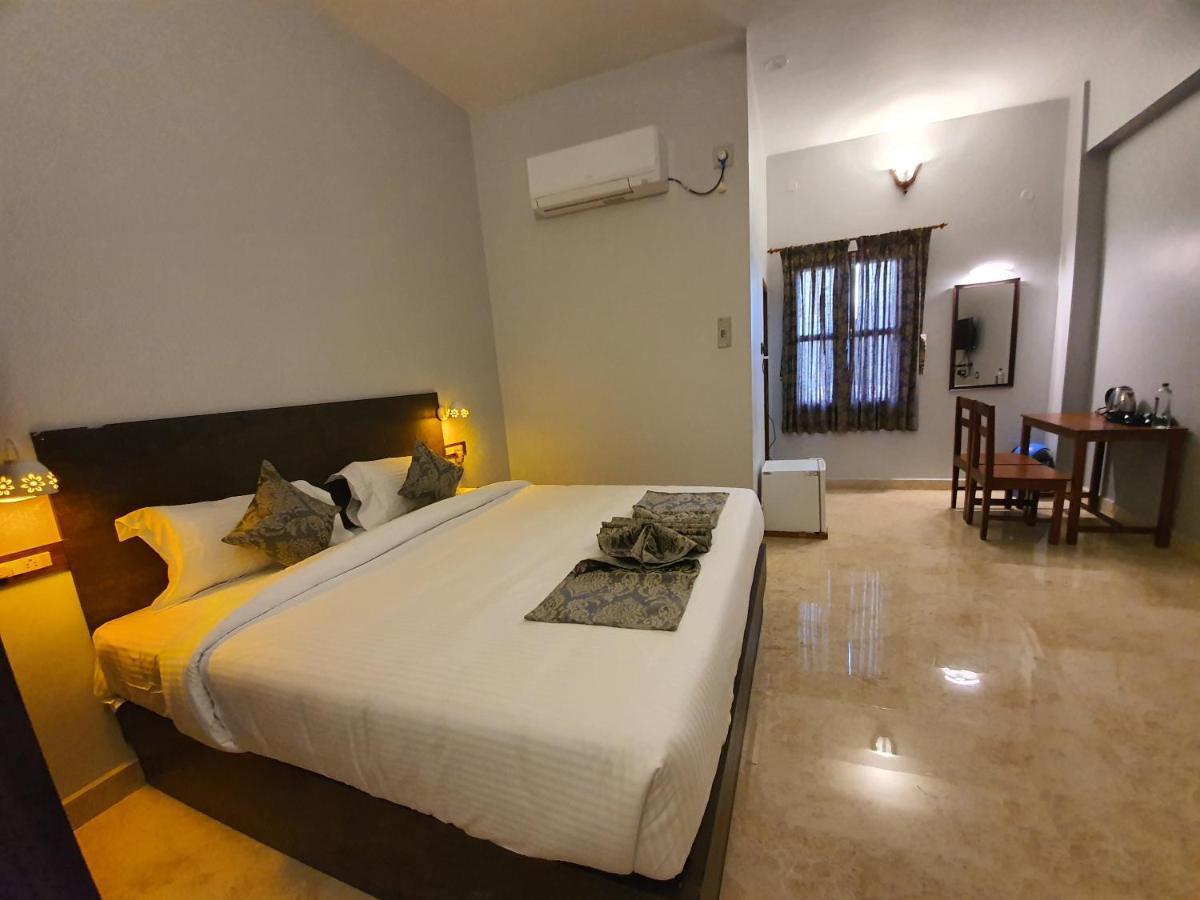 Le Supreme Inn Puducherry Exterior foto